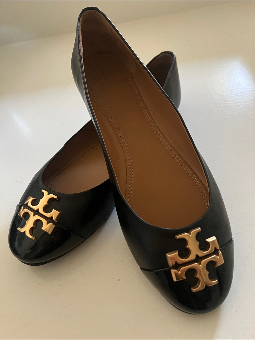 Tory Burch Black Leather Ballet Flats with Gold Logo Cap Toe